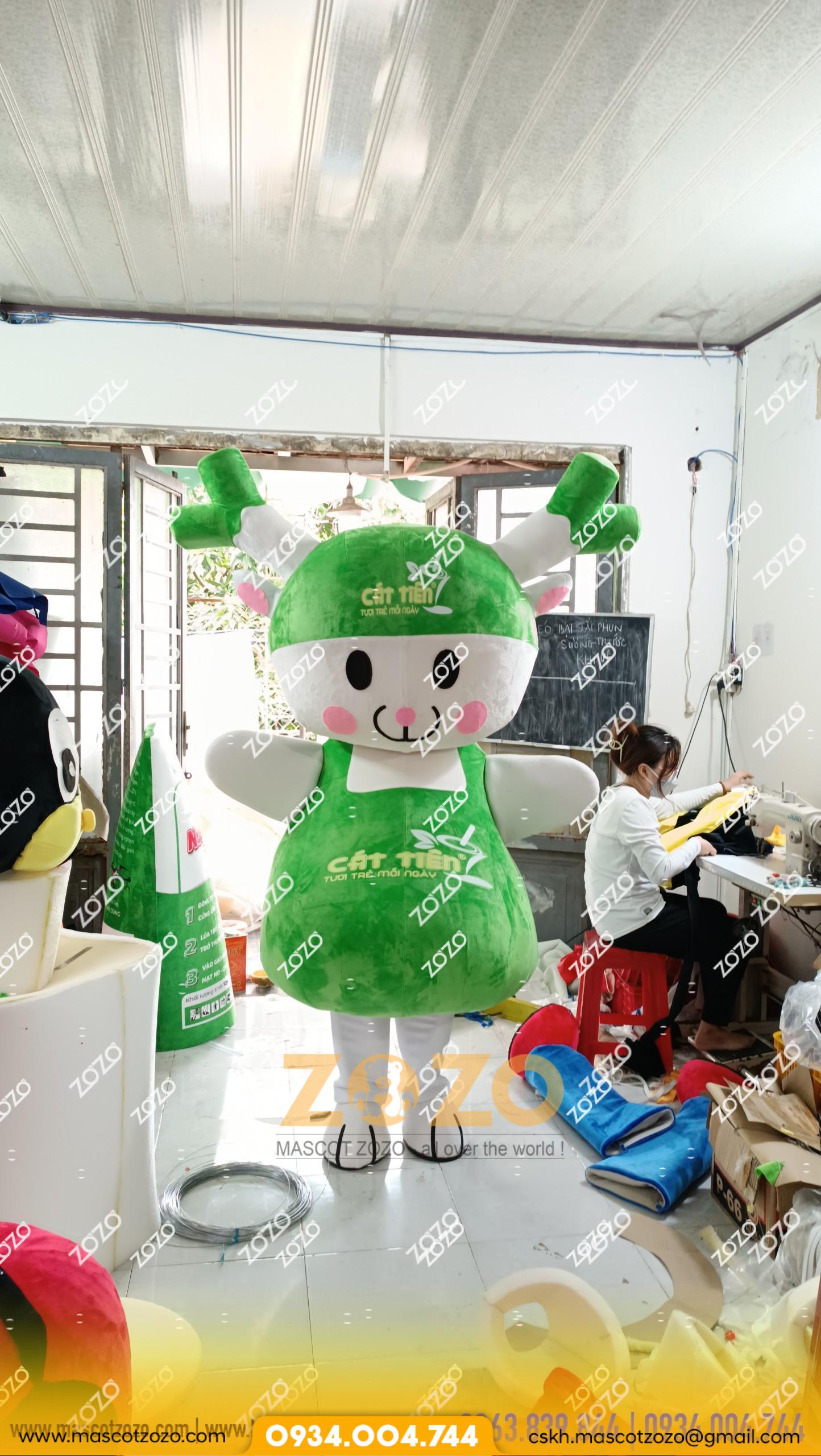 mascot đầu cọng hành lá