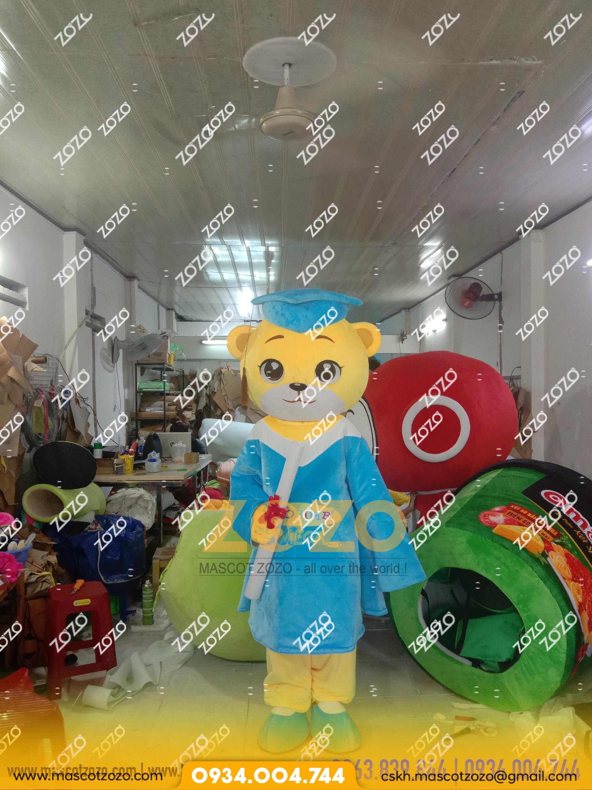 mascot gấu tốt nghiệp