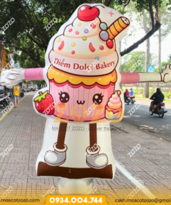Alternative view of RỐI HƠI VẪY TAY CỬA HÀNG BÁNH CUPCAKE