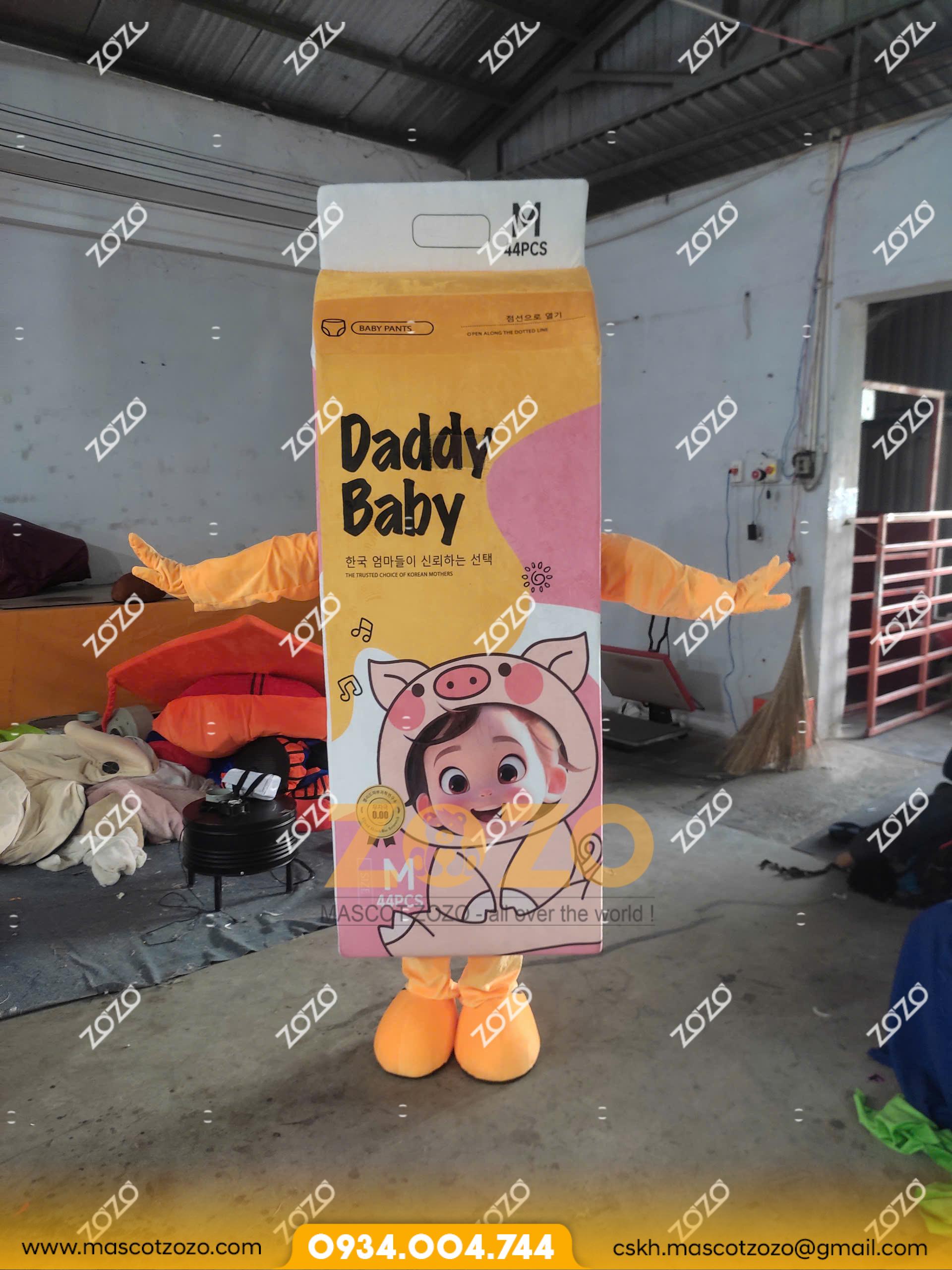 mascot tả giấy daddy baby 2 z6193035219006 7719f7e8c300a867c369bfc4e4d6972a