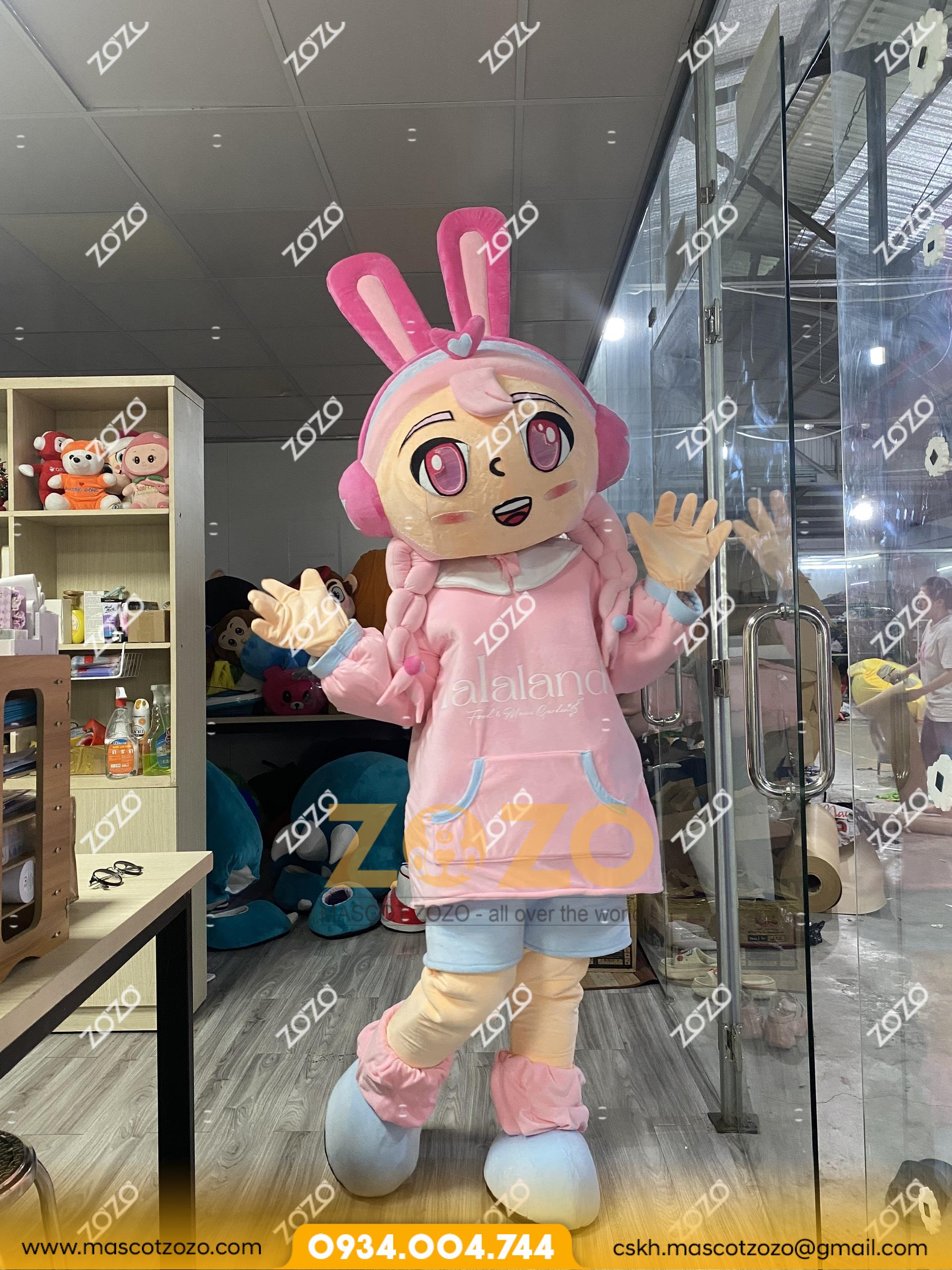 mascot cô bé áo hồng 1 z6298355880164 a087f0e6ca5d10cd2ddb2a41c4641c4c