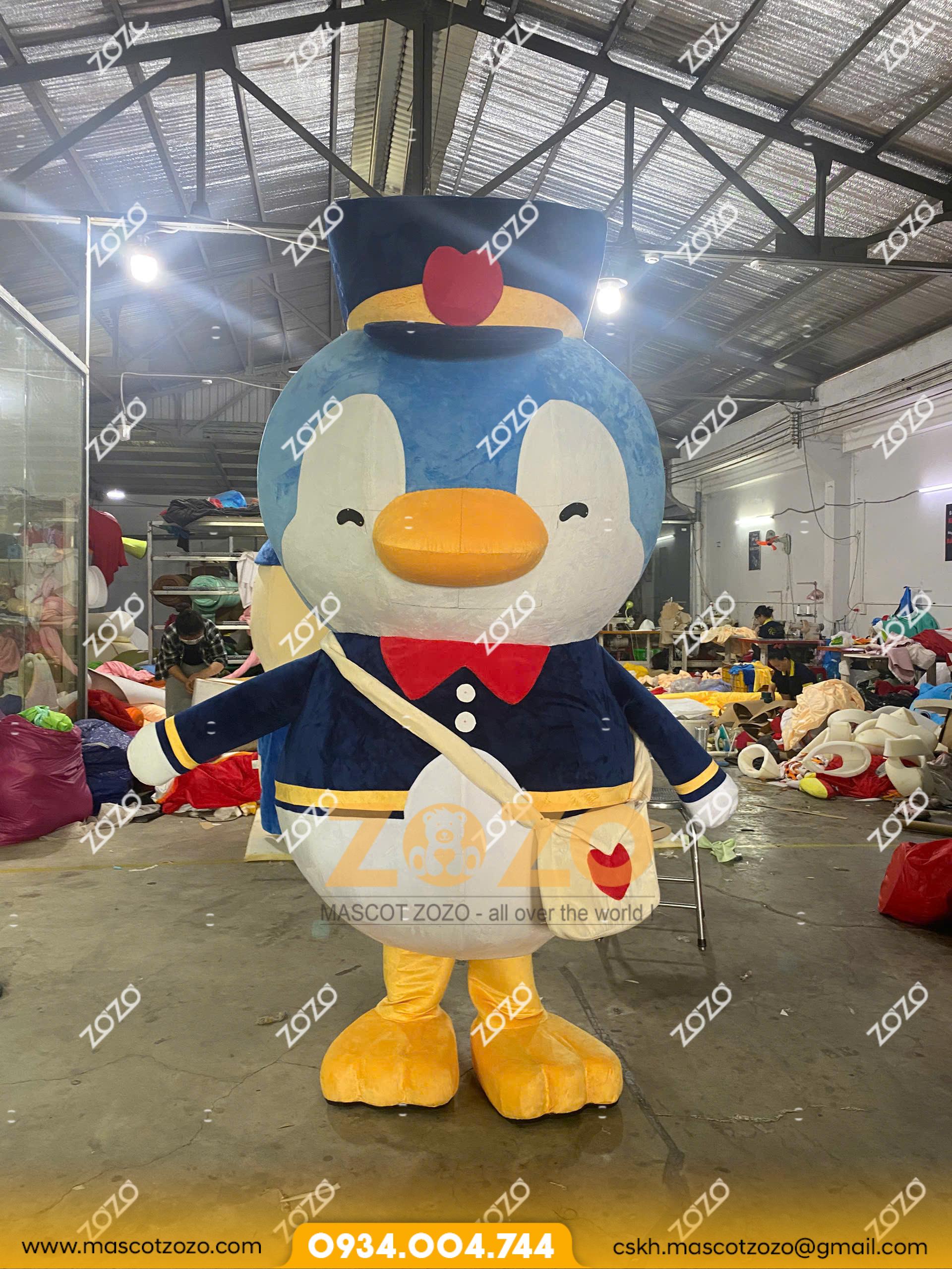 mascot chim cánh cụt z6383299465573 bcfec7aa2821849e2bf486b761d6ecbc